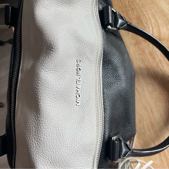 MICHAEL KORS | black and white handbag - Picture 8 of 12